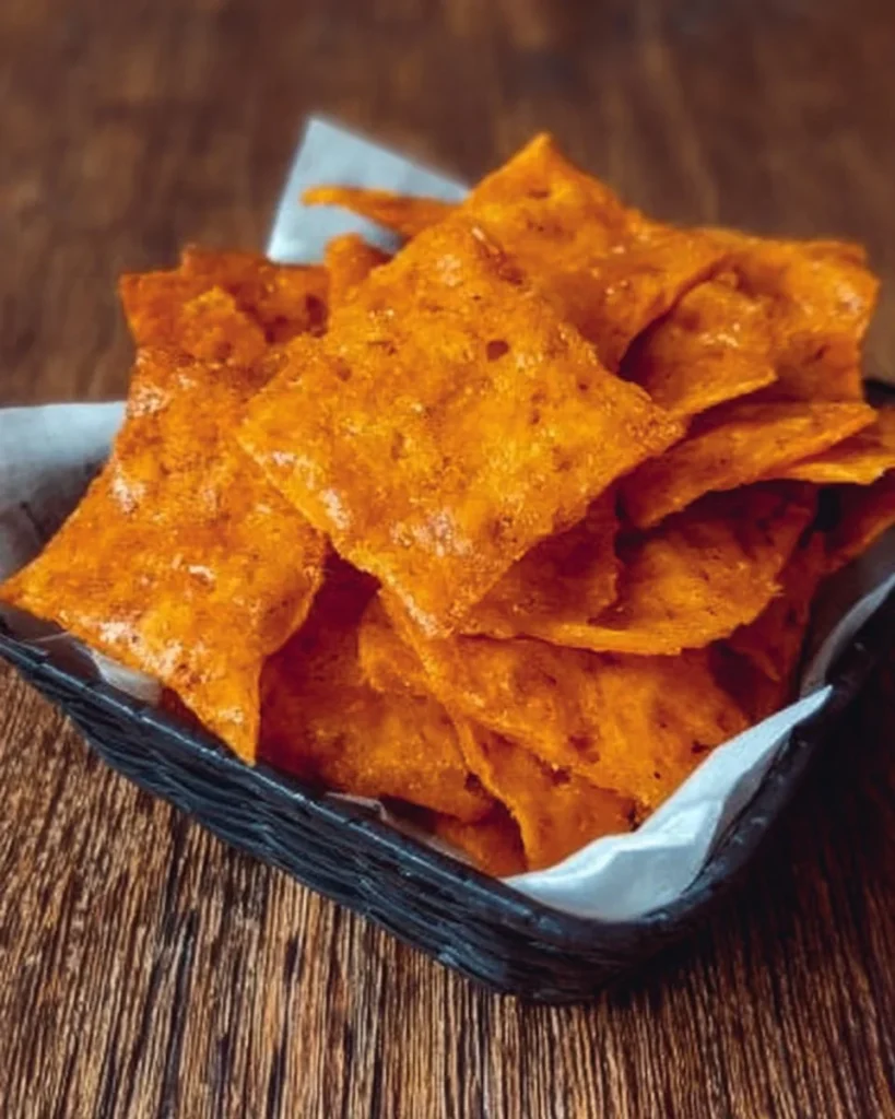 Homemade keto Cheez-It crackers, a quick and easy low-carb snack option.